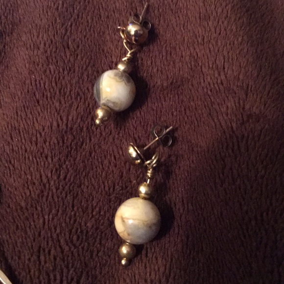 Handcrafted necklace and earrings in earth tones - Picture 2 of 3